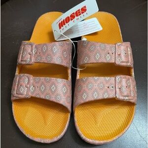 Freedom Moses slides sandals kerala sol size 10-10.5​​​​​​